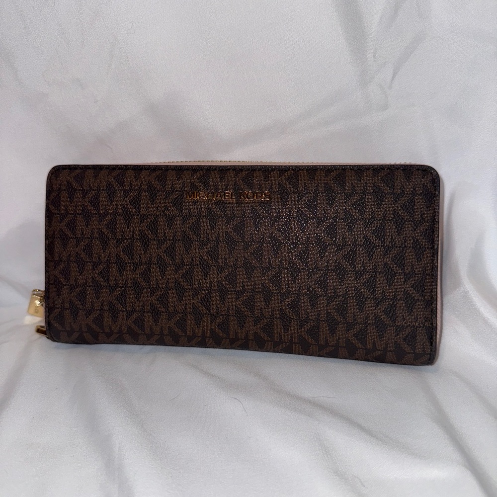 Michael Kors Jet Set Continental Wallet